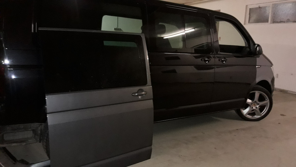 Купил дверь — Volkswagen Transporter T5, 2,5 л, 2009 года | кузовной ...