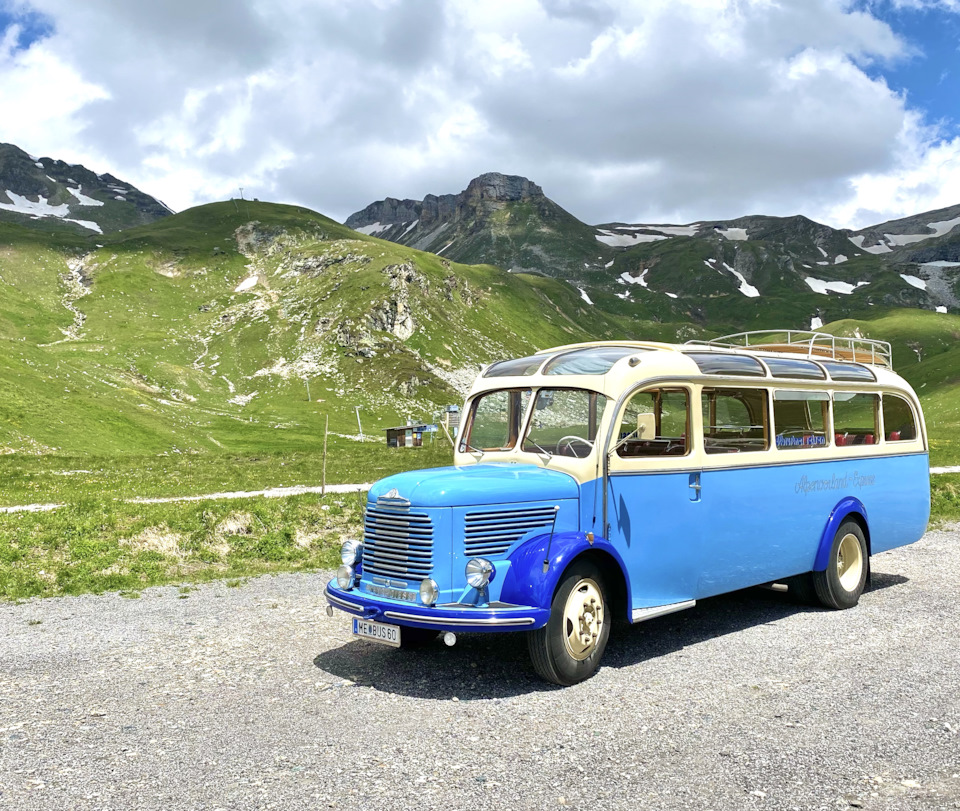 Старые автобусы, от почтовых до туристических — Toyota Land Cruiser 40