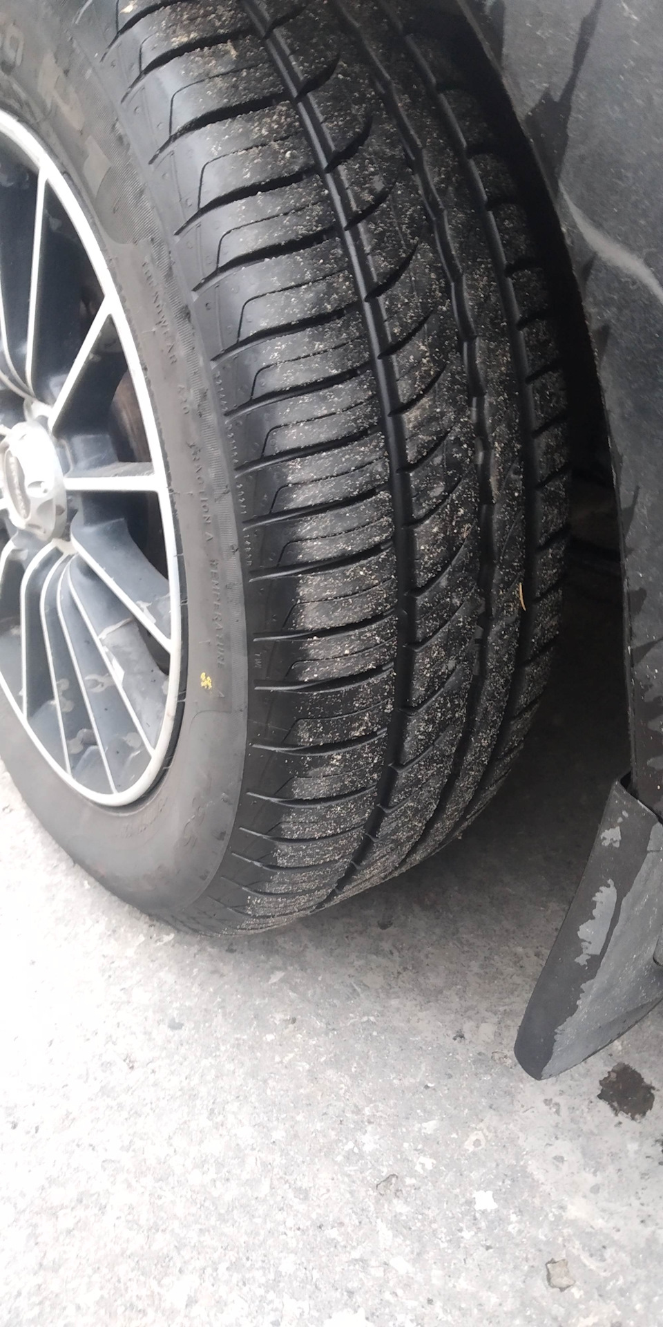 №52 Pirelli p1 на лето 185/60 r14 — Lada Калина Универсал (1G), 1,4 л ...