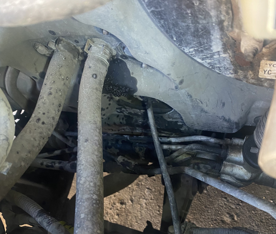 Выходит смазка из-под пыльника — DRIVE2