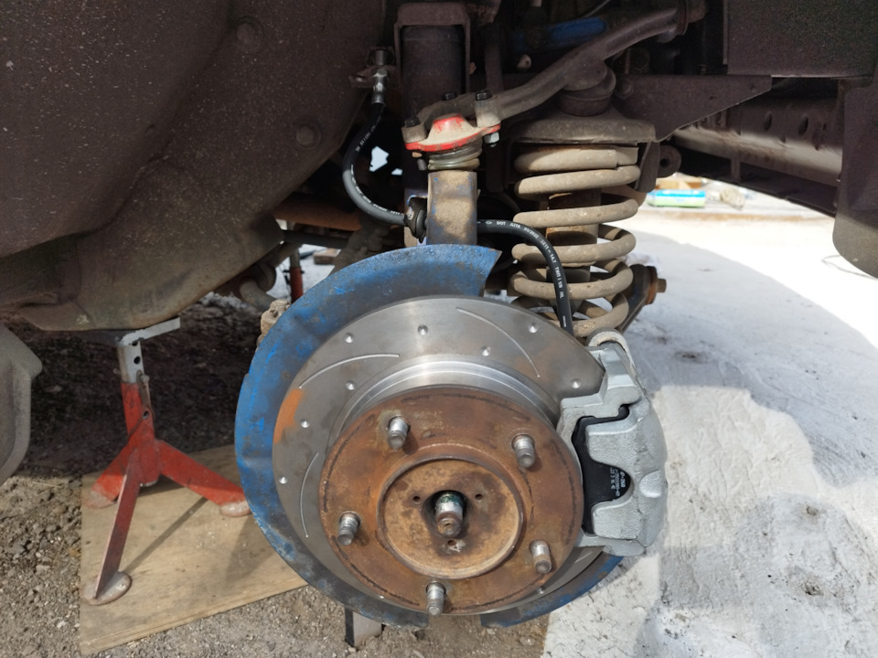 Установка суппортов ВАЗ 2110. — Chevrolet Niva GLX, 1,7 л, 2010 года ...