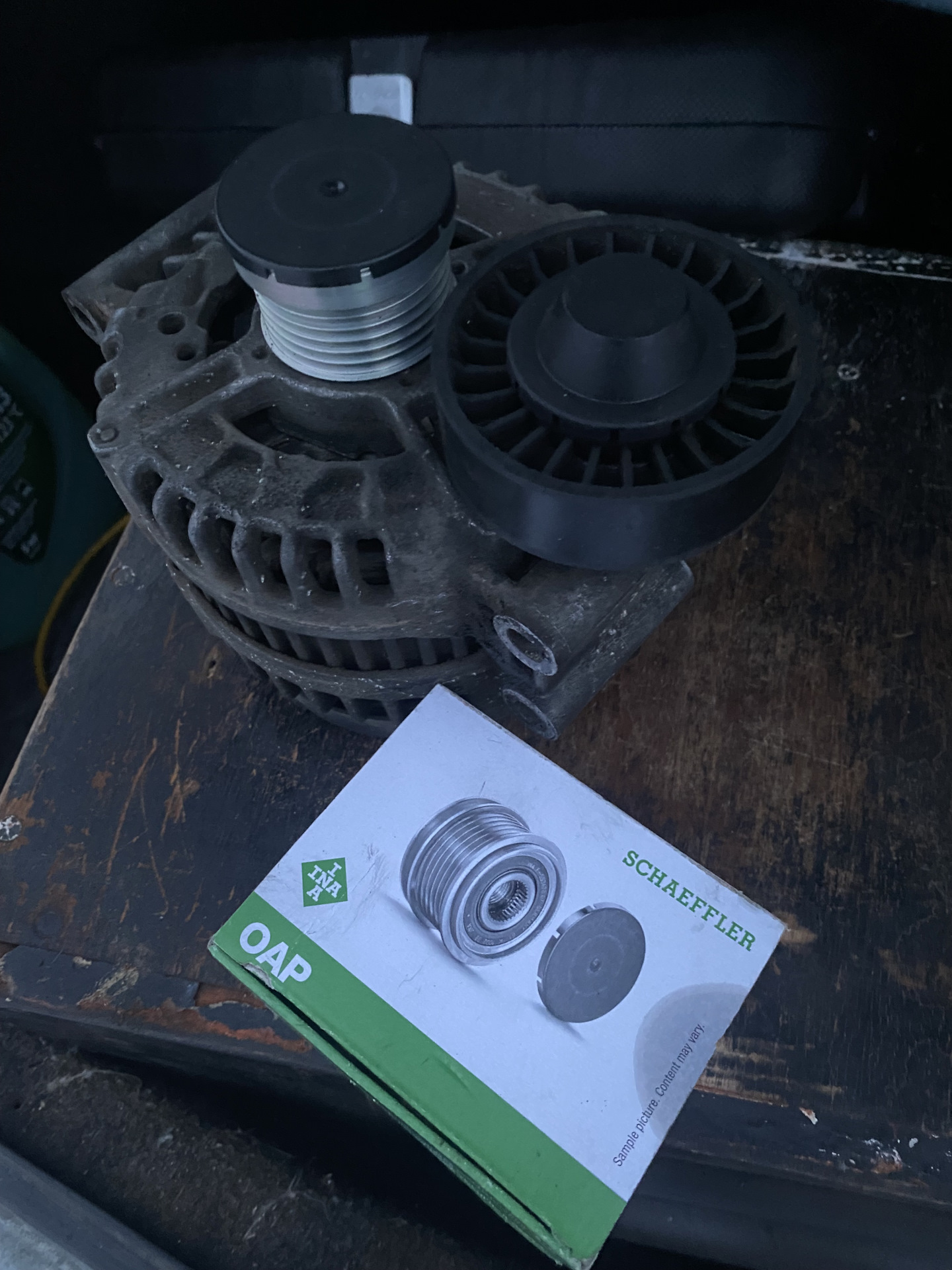 Замена обгонной муфты генератора — BMW 3 series (E90), 2,5 л, 2007 года ...