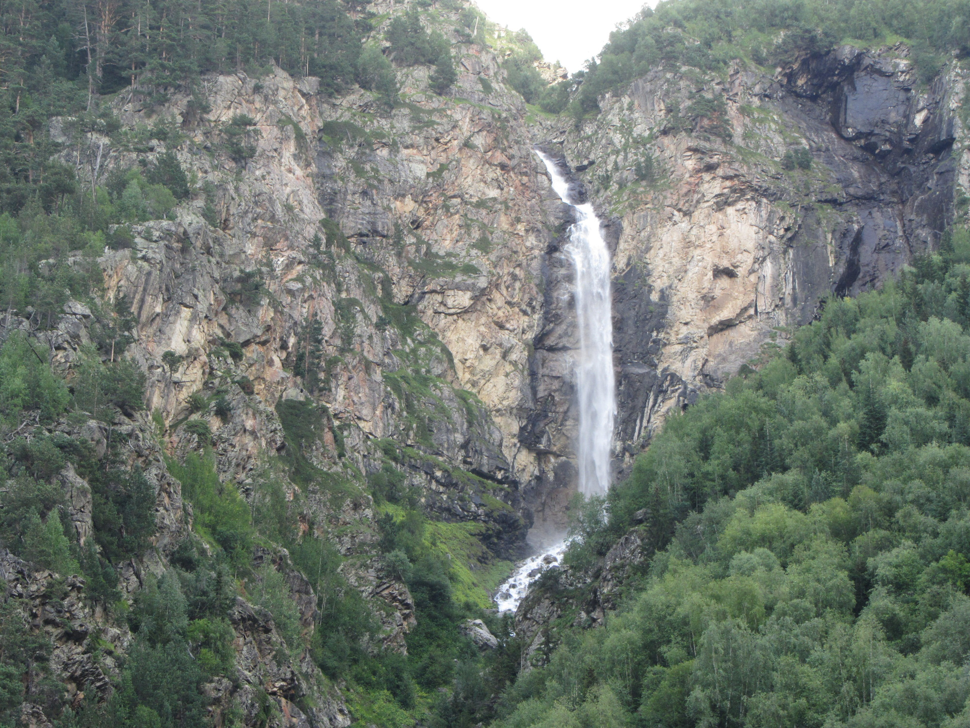Ущелье Гондарай водопад