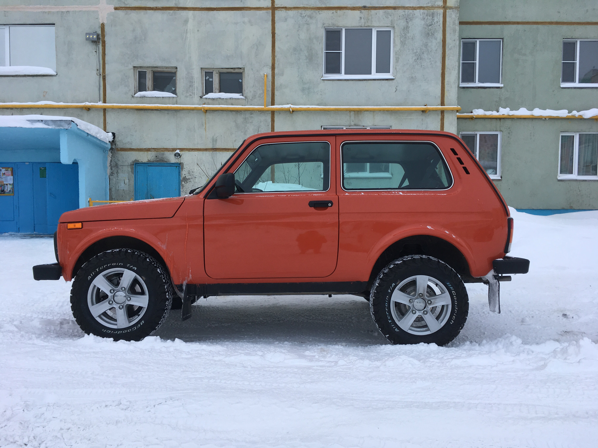 Orange edition. 215/70 R16 на ниву. Нива r16 2121. 215 70 R16 на ниву 2121. Нива 4х4 r16.