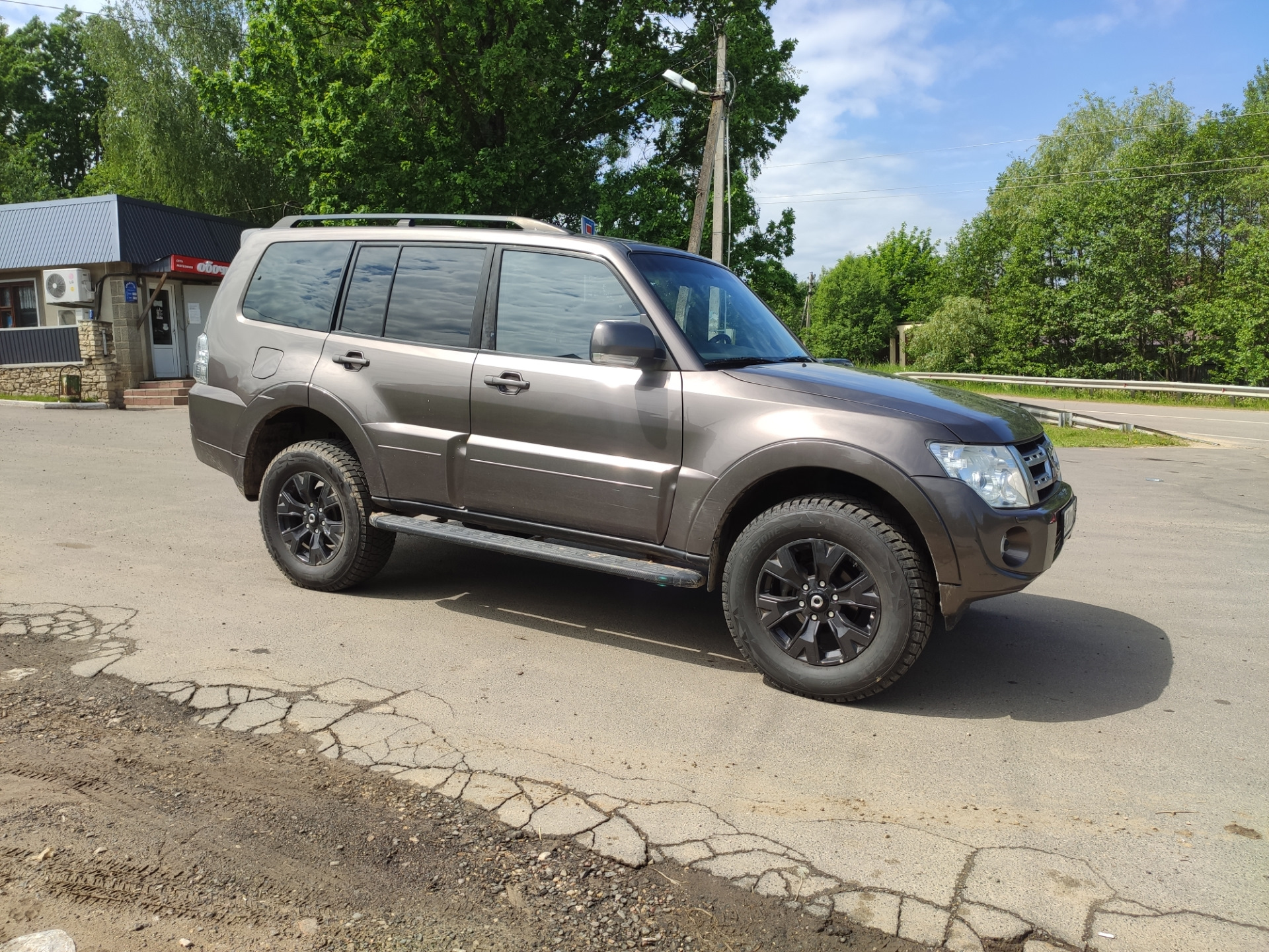 Pajero 4 30.6 см под защитой двигателя. — Mitsubishi Pajero (4G), 3 л, 2012  года | шины | DRIVE2