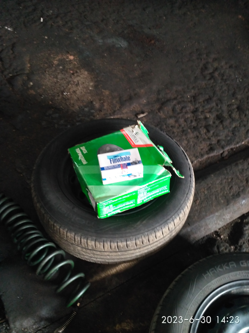 Замена тормозных колодок (перед и зад) — Lada Vesta SW, 1,6 л, 2018 ...