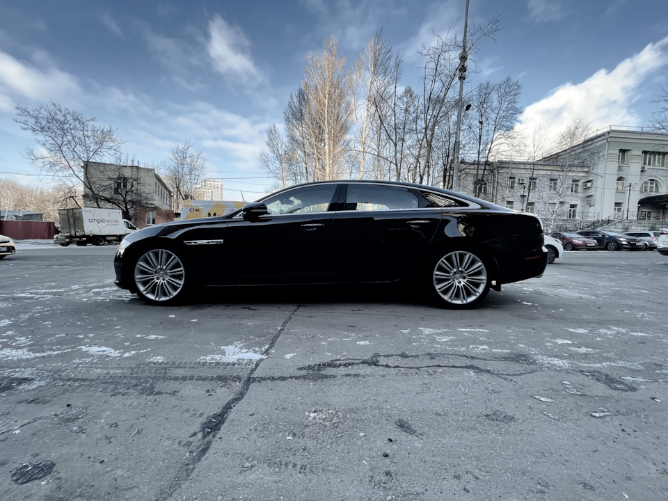 #14 Новая зимняя резина (ранфлет порвался) — Jaguar XJ Mark 4, 5 л ...