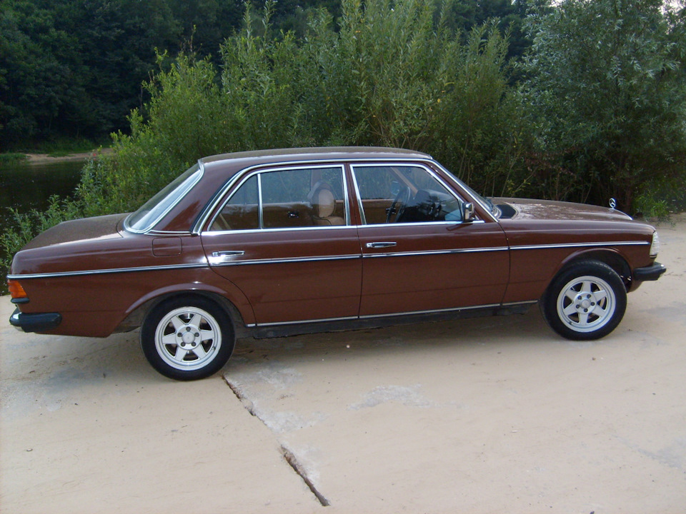 Литые диски RONDELL 7Jx15 ET23 5x112 на Mercedes-Benz W123, Mercedes ...