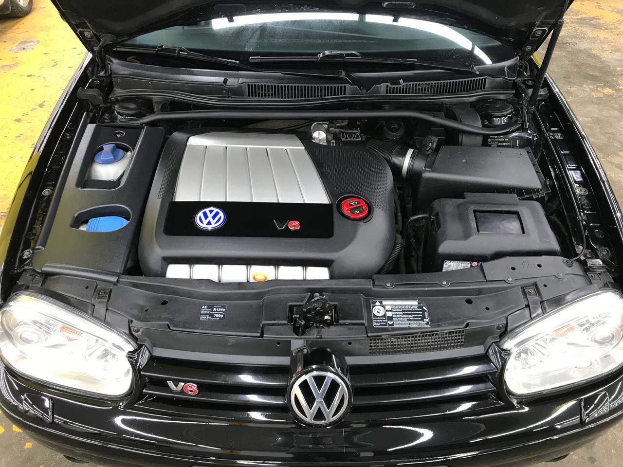 Volkswagen golf 4 подкапотное пространство