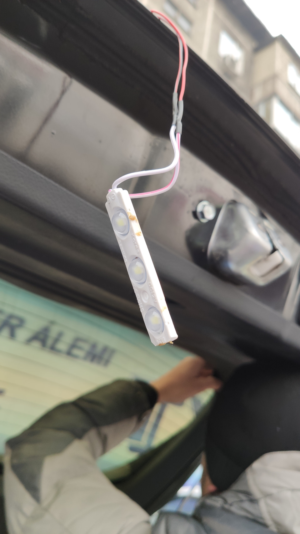 Вернул стоковую подсветку номера — Subaru Impreza XV, 2,5 л, 2010 года ...