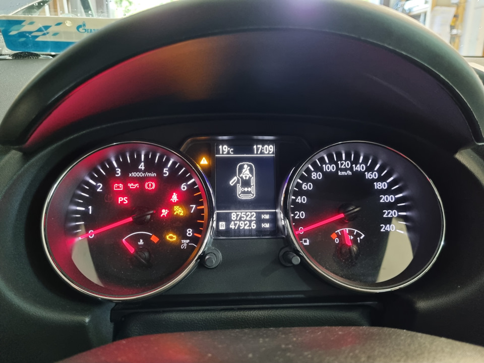 Фото в бортжурнале Nissan Qashqai+2