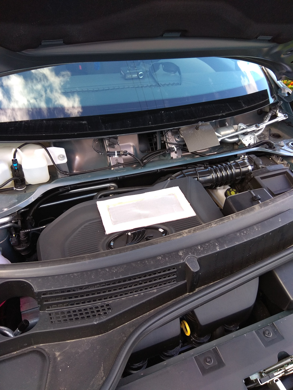 Как снять на ладе весте жабо Сетка на воздухазаборник под жабо. - Lada Vesta SW, 1,6 л, 2018 года своими рука