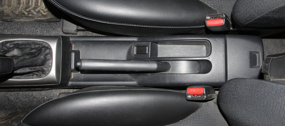 Как снять центральную консоль ниссан тиида Кармашек в консоль - Nissan Note (1G), 1,4 л, 2012 года аксессуары DRIVE2