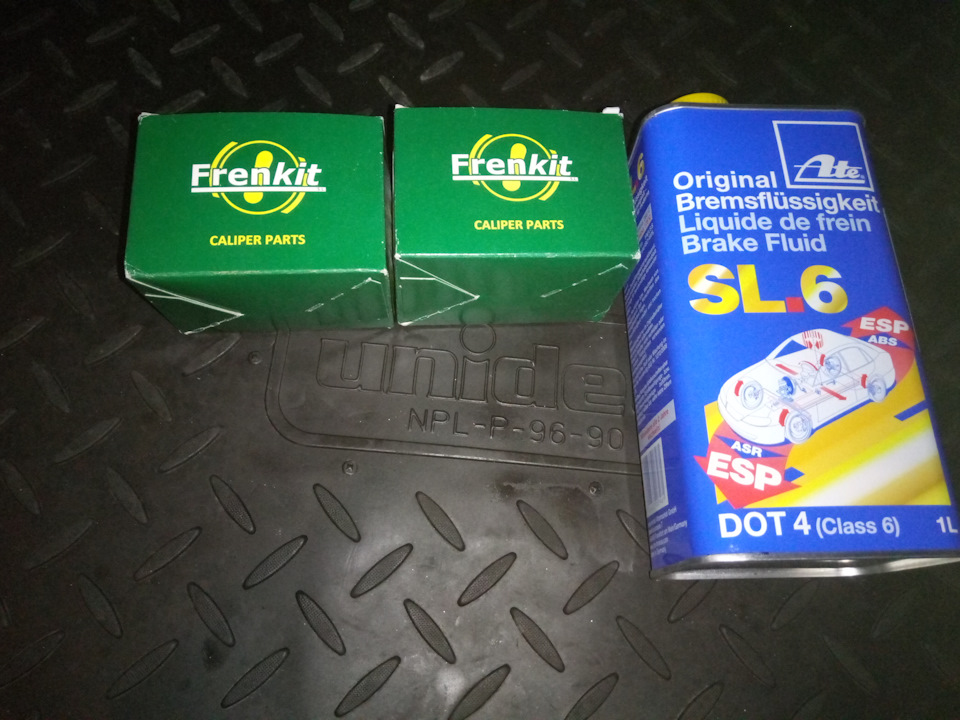 Неравномерный износ передних тормозных колодок — Volvo XC90 (1G), 2,4 л ...