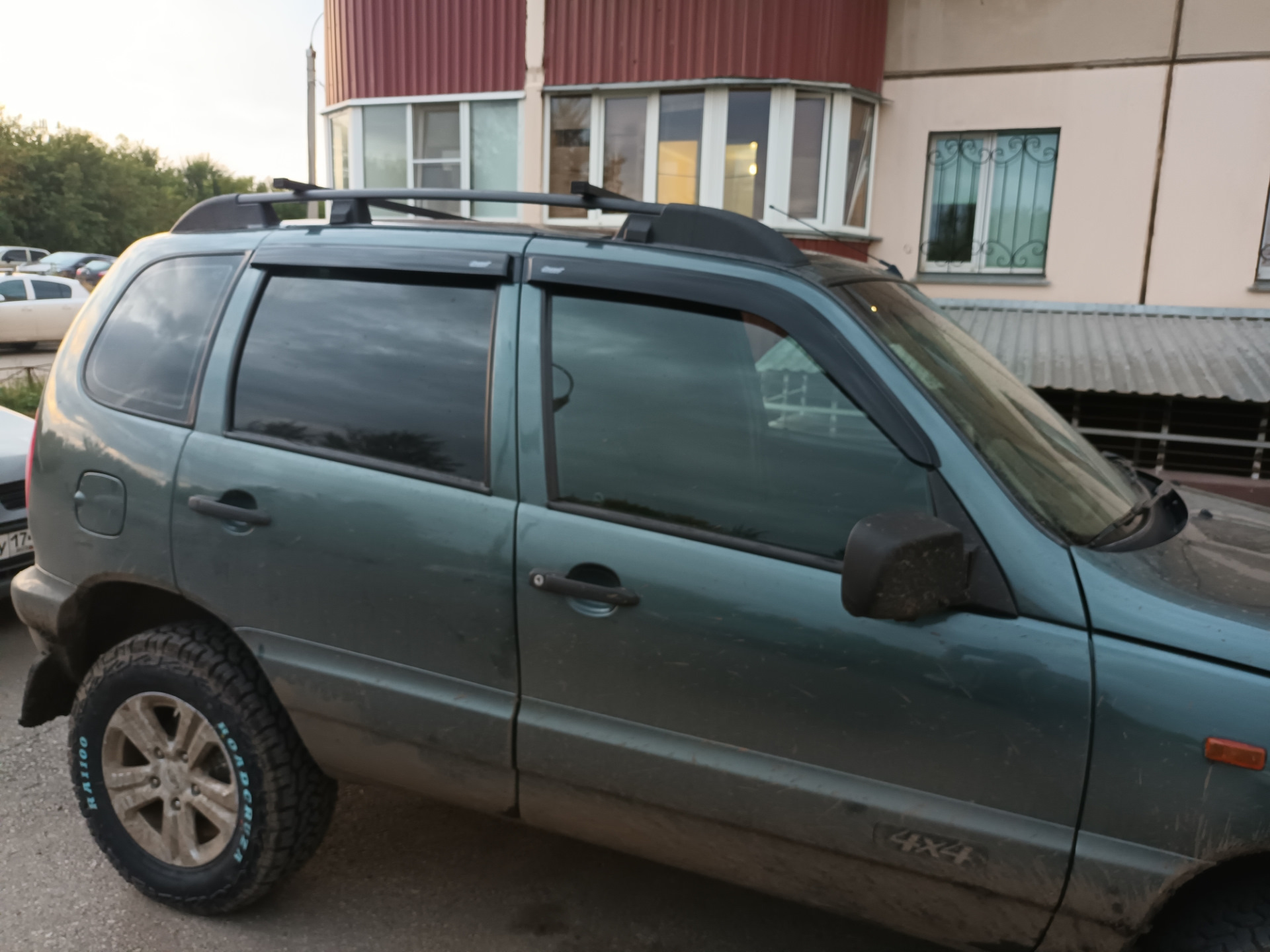 Новая АТ резина в размере 225/70/16 — Chevrolet Niva GLX, 1,8 л, 2006 ...