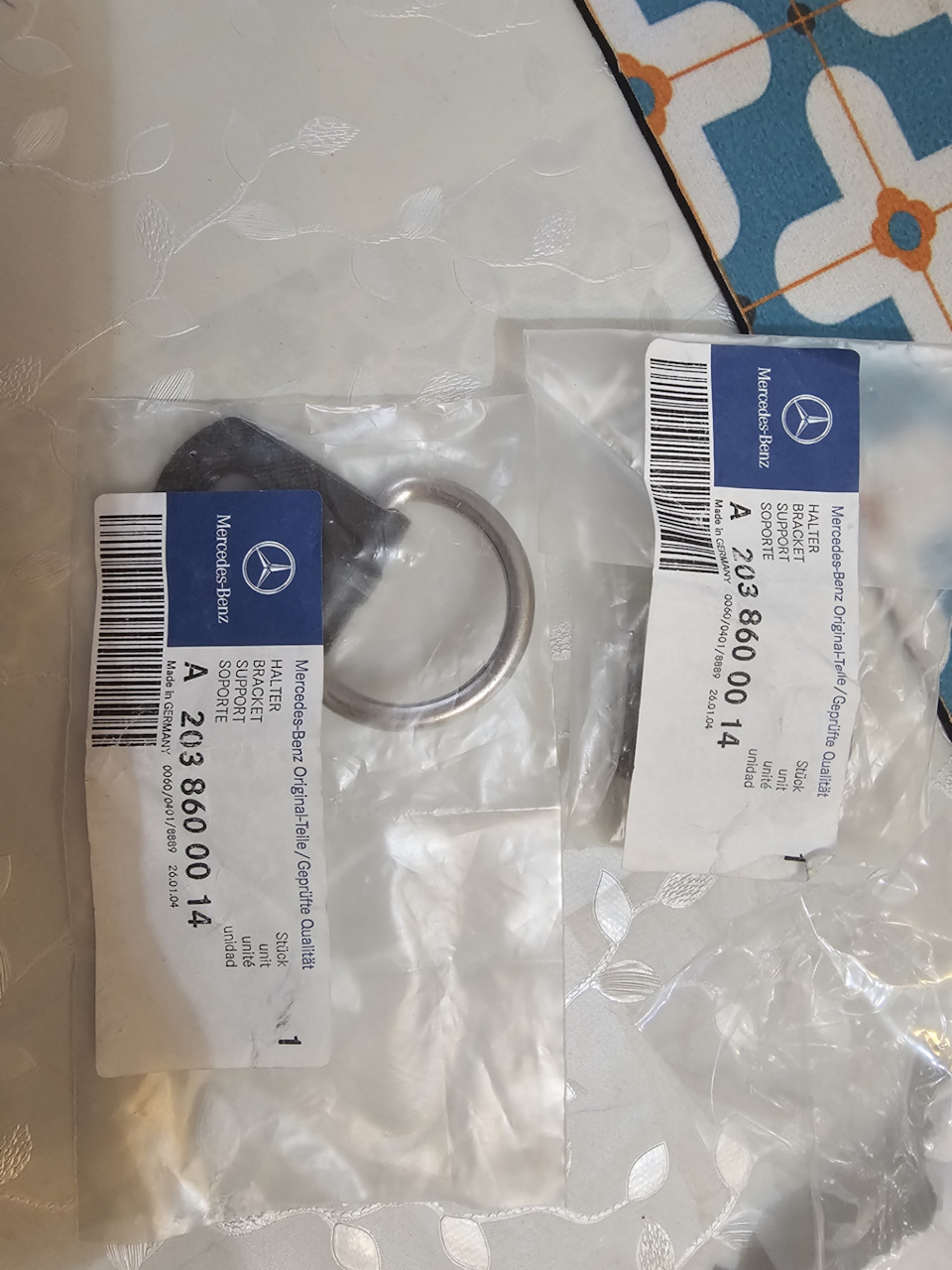 Фото в бортжурнале Mercedes-Benz C-Class (W203). Запчасти на фото: A2038600014