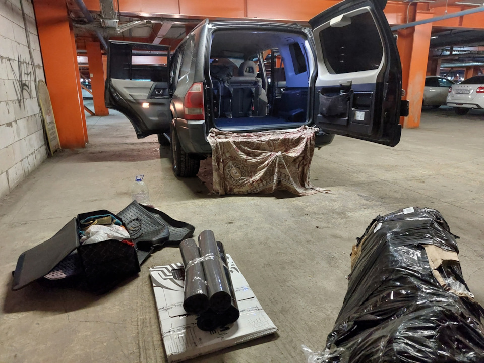 Пластик багажника — Mitsubishi Pajero (3G), 3 л, 2005 года | тюнинг ...