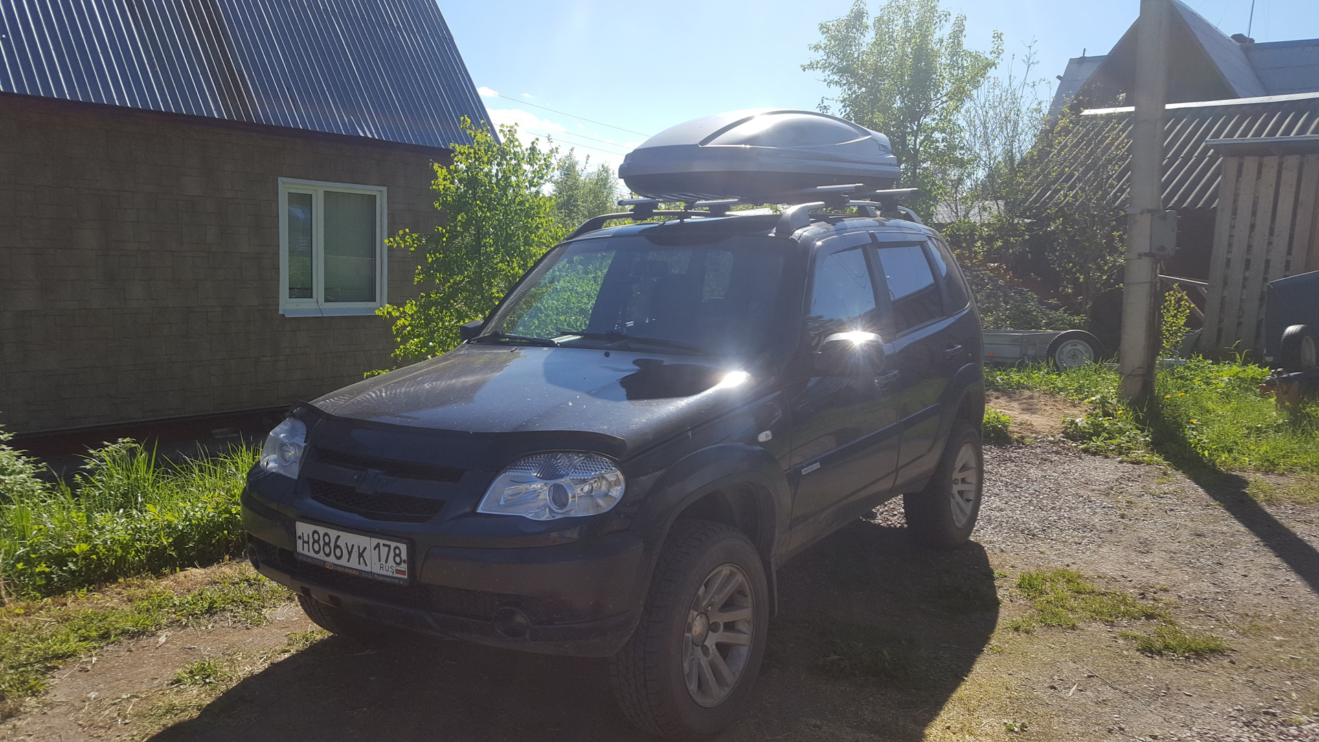 Багажник Thule на Шниву. — Chevrolet Niva, 1,8 л, 2011 года ...