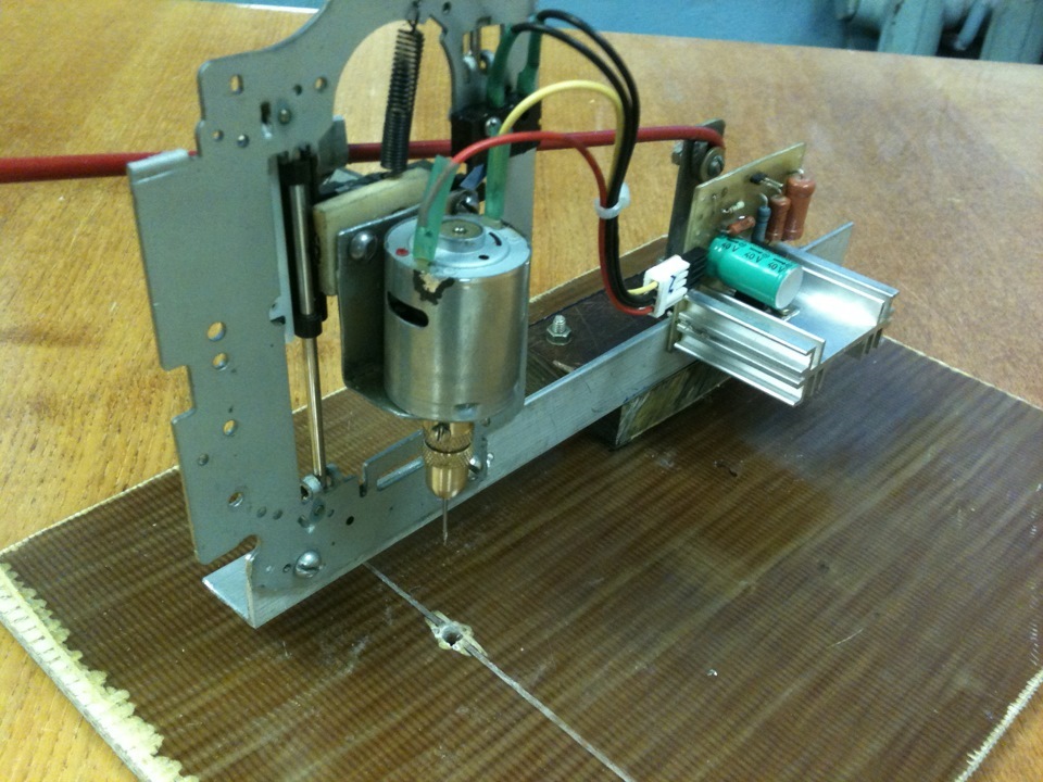 двигатель для сверления печатных плат