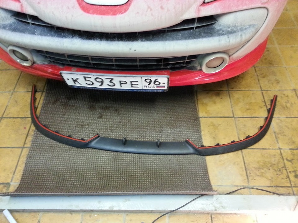 Как закрепить сплиттер. Сплиттер на бампер. Универсальный сплиттер drive2. Установить сплиттер. Сплиттер универсальный лада веста.