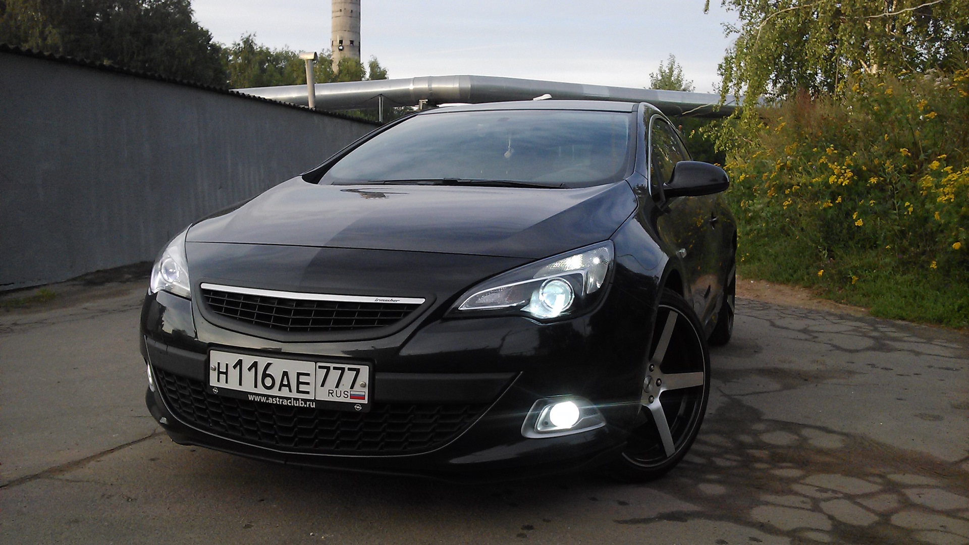 Opel Astra J GTC 1.4 бензиновый 2013 | 1.4 комплектация 