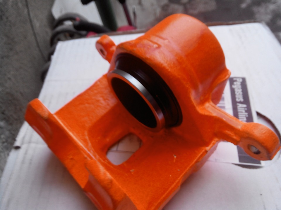 Поменял колодки, заменя поршня в суппорте — Hyundai Galloper, 2,5 л ...