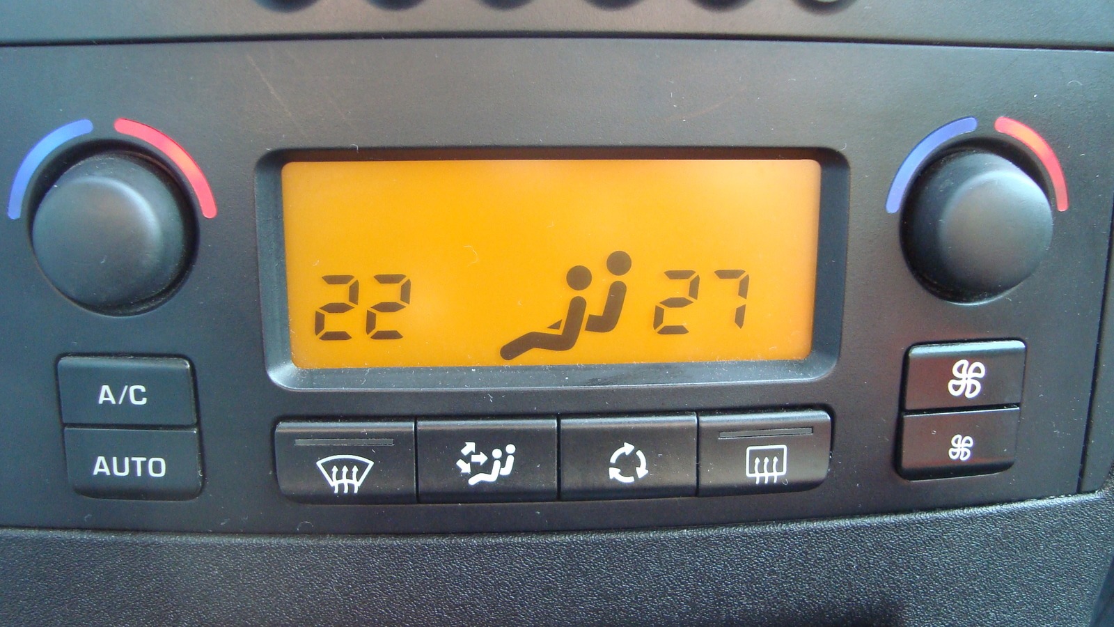Фото в бортжурнале Citroen C4 (1G)