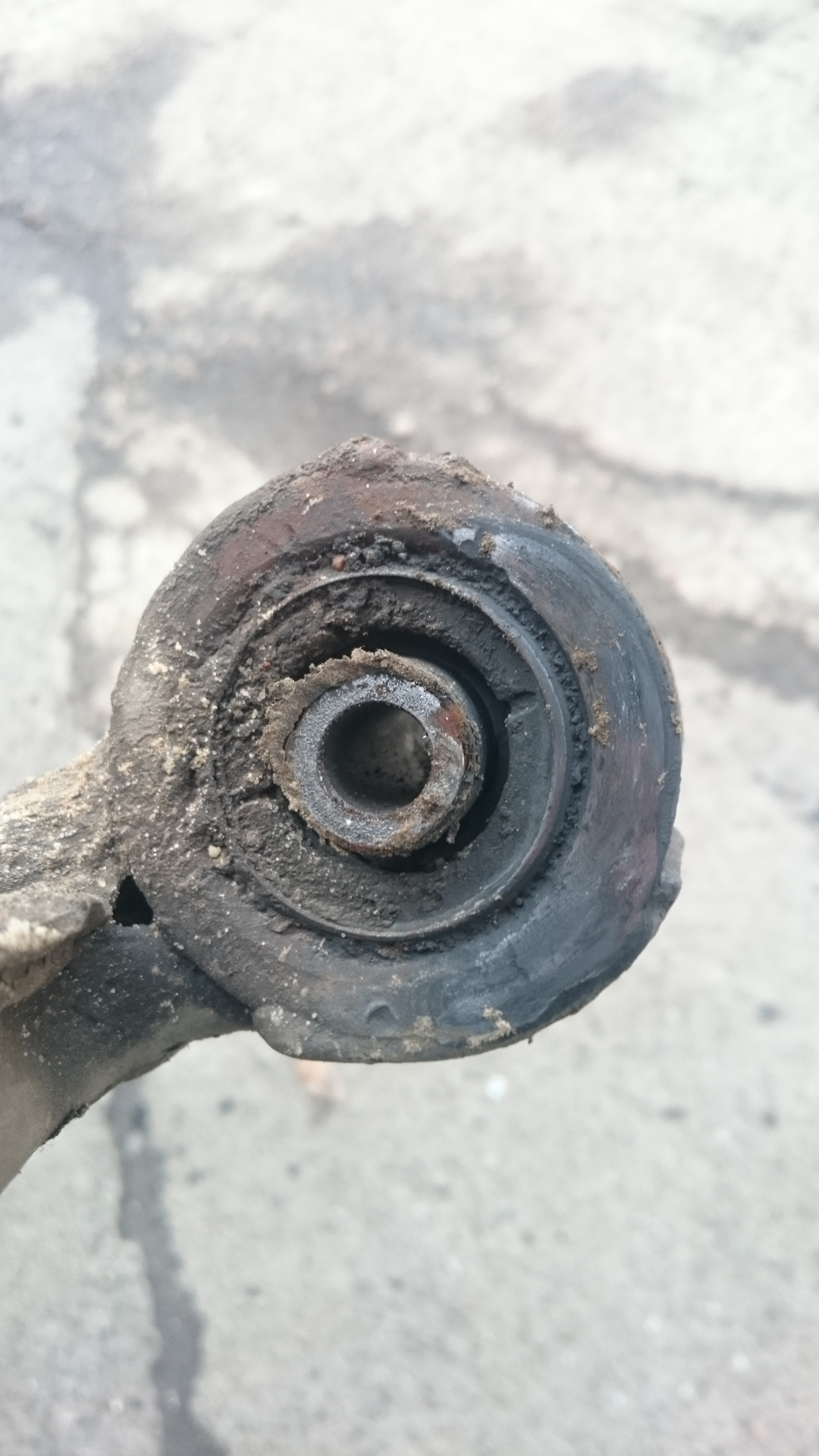 Сайлентблоки передних рычагов — Opel Astra H, 1,6 л, 2006 года | визит ...