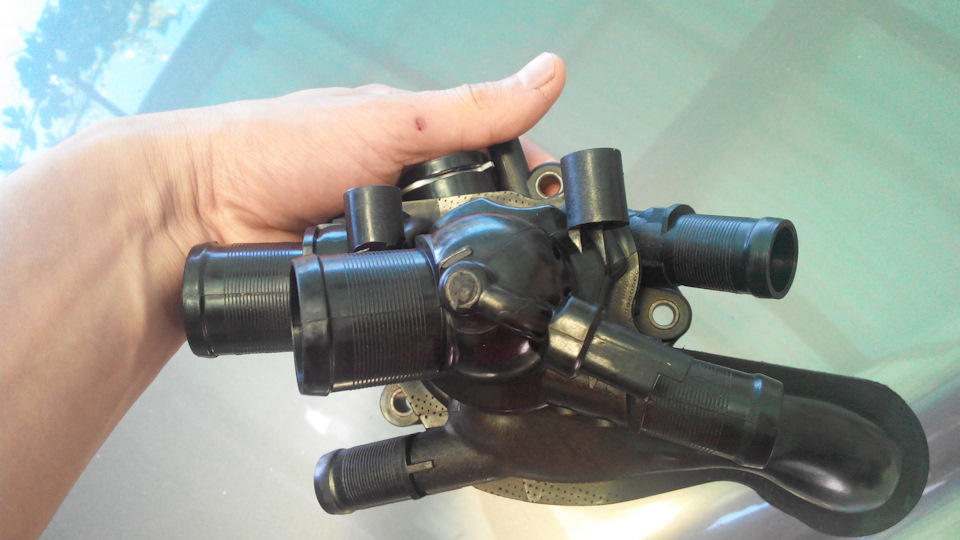 3. вот тут видно лишний вывод на АКПП — Peugeot 308 SW (1G)