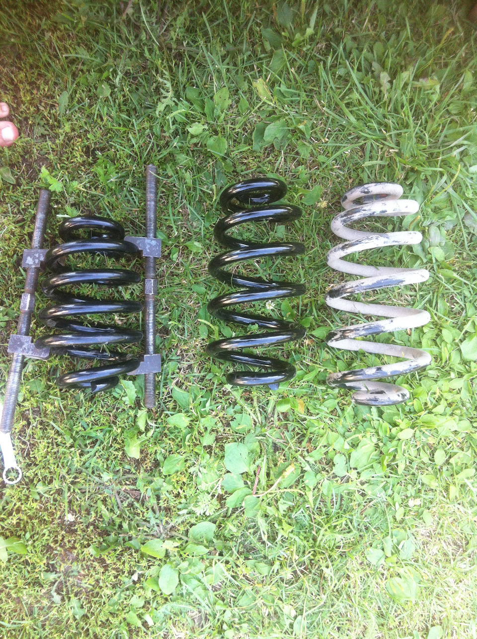 Установил задние амортизаторы и пружины — Audi A4 (B7), 2 л, 2007 года ...