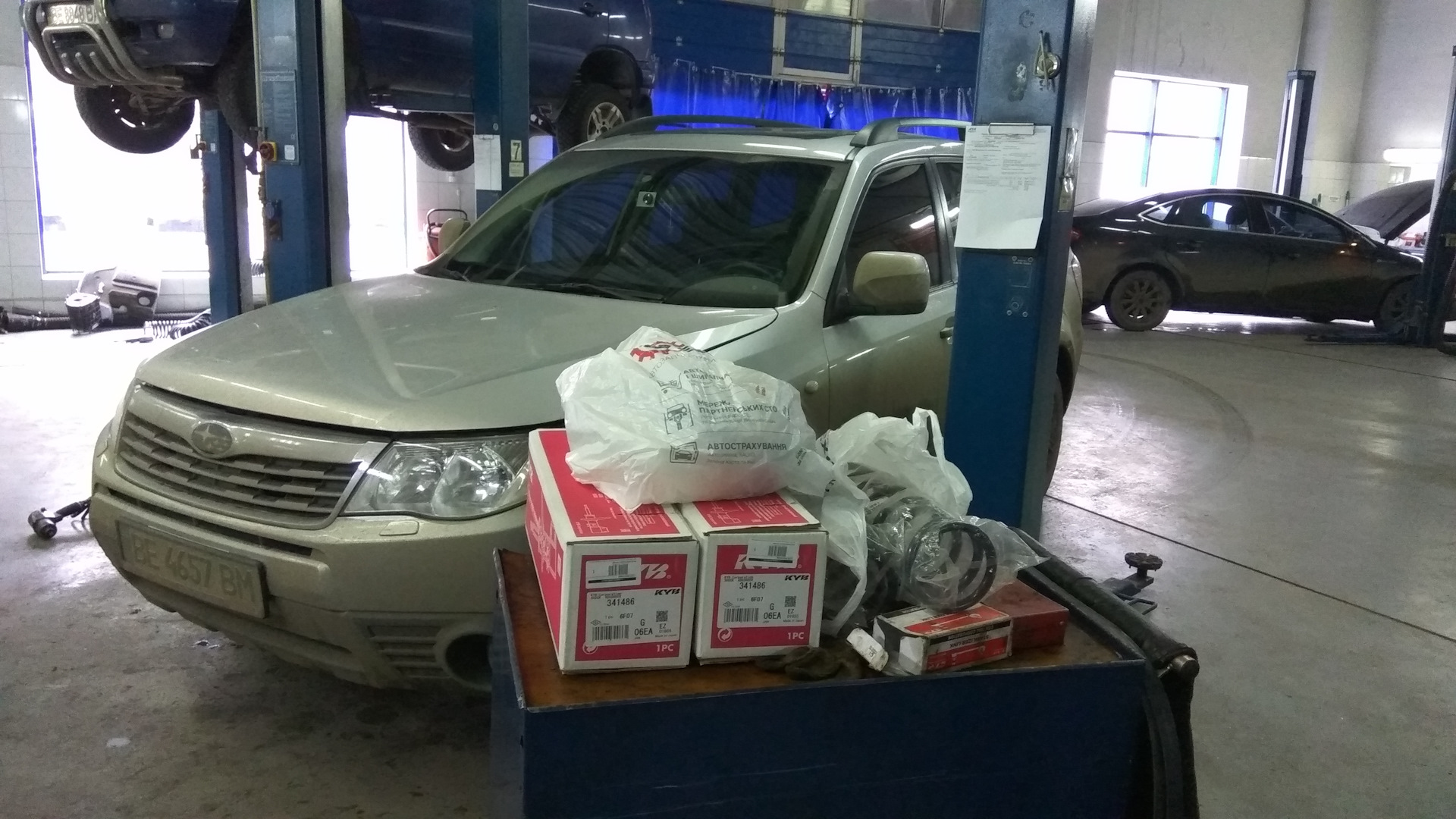 Замена задних амортизаторов — Subaru Forester (SH), 2,5 л, 2008 года ...