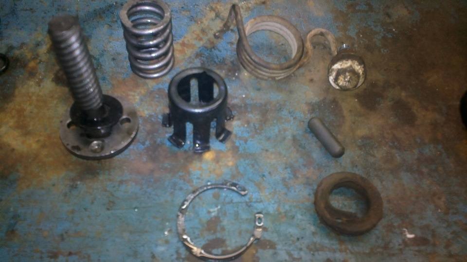 Установка ремкомплекта суппорта ЗДТ. — Lada 21099, 1,5 л, 1997 года ...