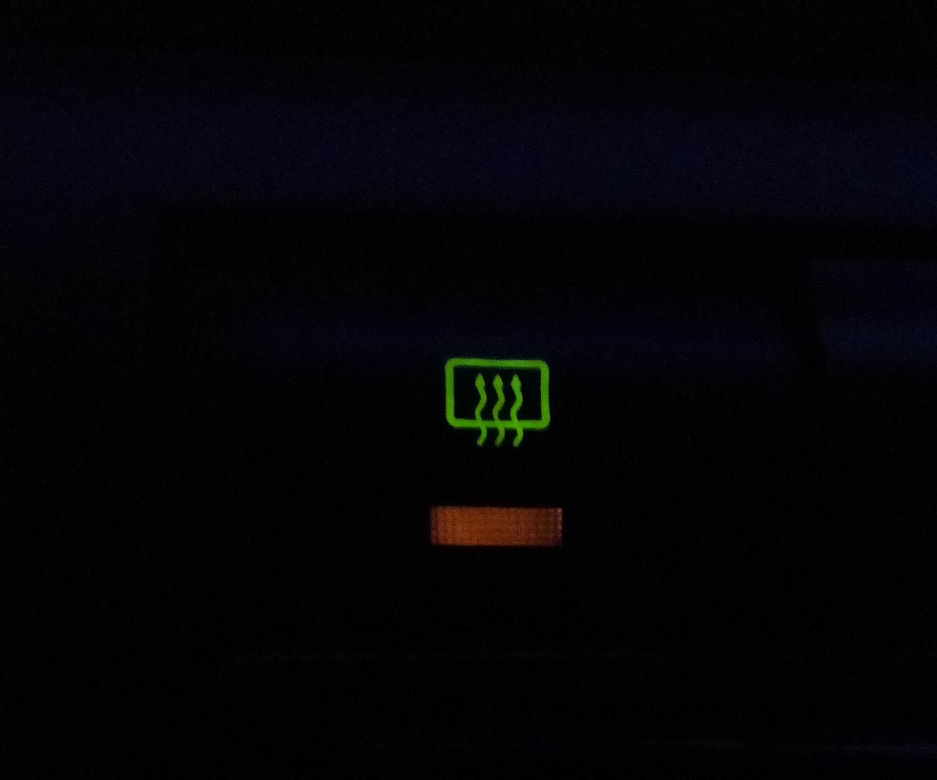 Кнопка подогрева заднего стекла ваз 2107. Контрольная лампа обогрева заднего стекла ваз 2107. Индикатор обогрева заднего стекла. Ваз 2107 индикатор обогрева заднего. Контрольная лампа тормозной жидкости ваз 2107.