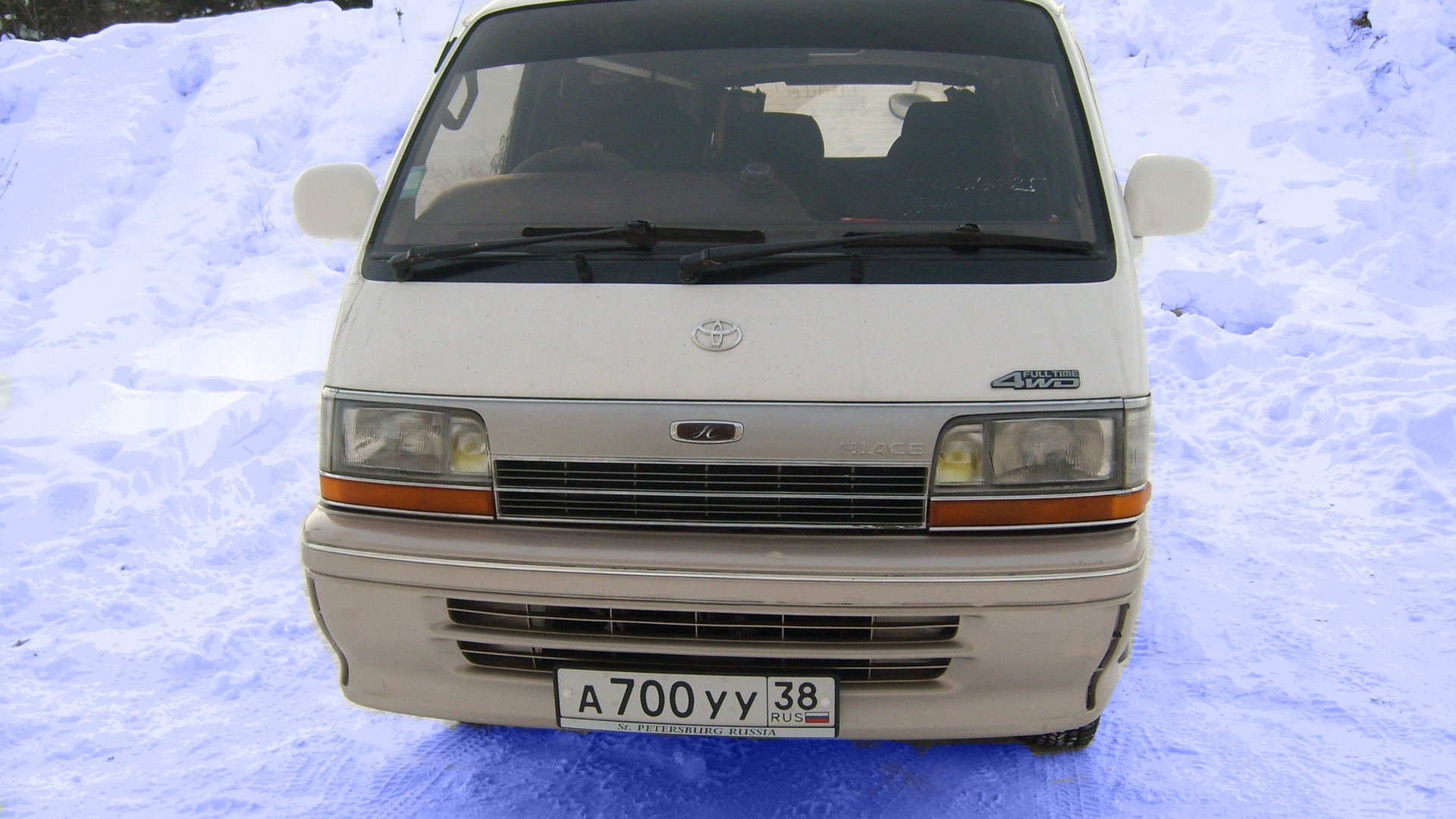 Hiace 4wd. Тойота Хайс 1993 года дизель. Тойота Хайс 1993. Тойота Хайс 1993г. Toyota Hiace Wagon 1993 дизель фото двигателя.