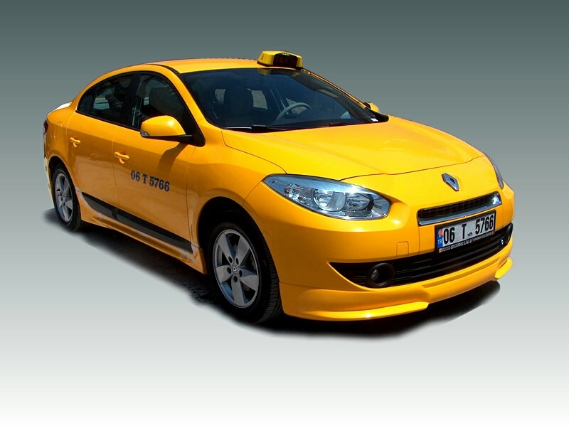 Такси renault. Renault Fluence такси. Renault Fluence обвес. Renault Fluence 2024. Рено Флюенс желтый.