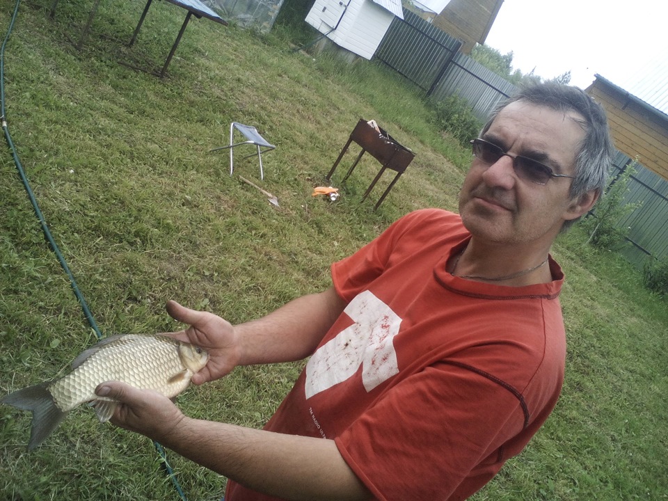 мишаня поймал нормального такого карасика — ИЖ 2126