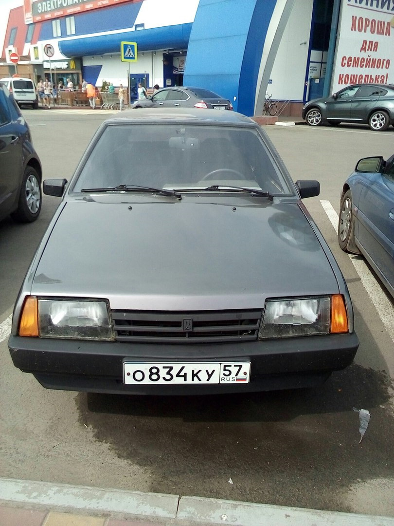 9(( — Lada 21093