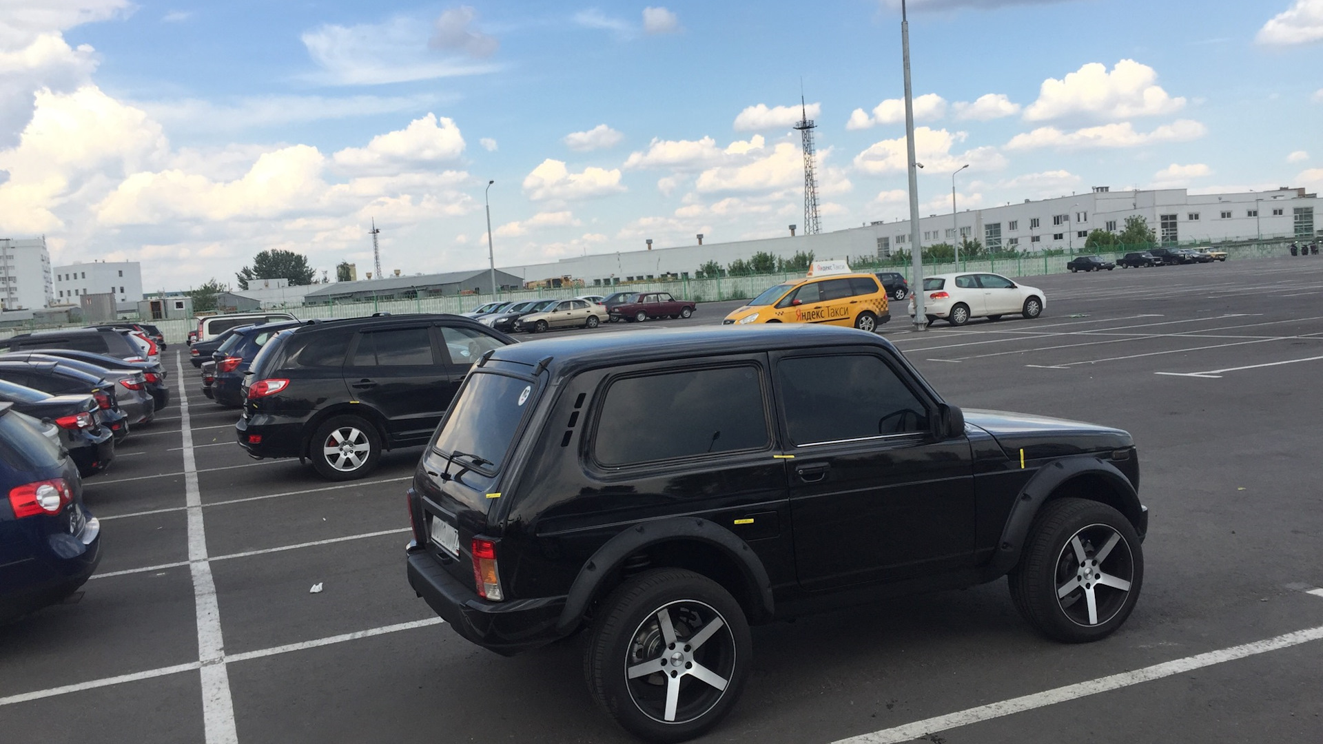 Lada 4x4 3D 1.7 бензиновый 2015 Urban Black Edition 