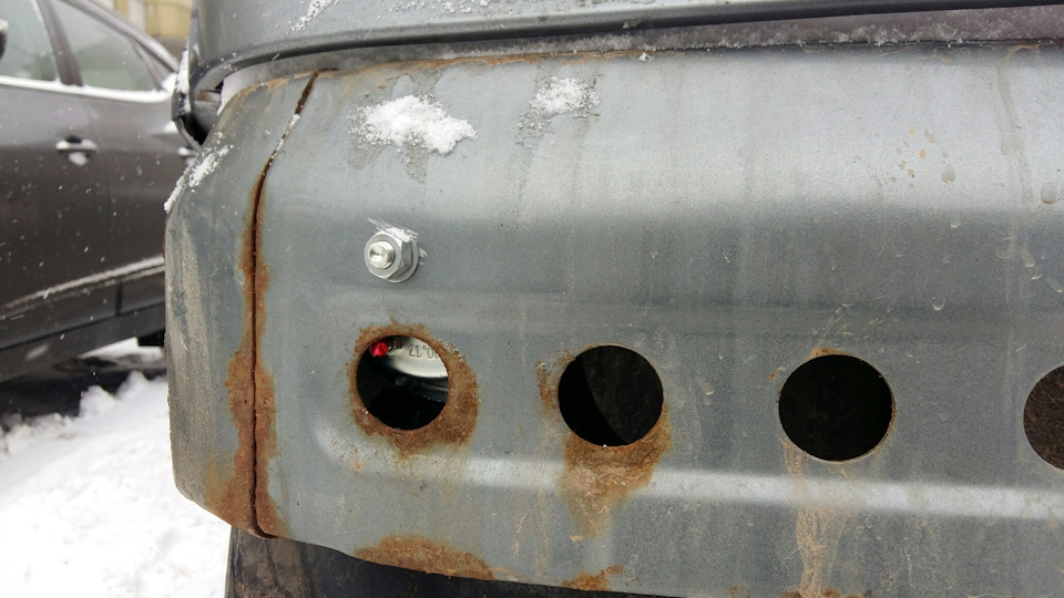 Волговский сигнал на ниву шевроле установка. 9a9112ds 960. Волговский сигнал на ниву шевроле установка фото. Волговский сигнал на ниву шевроле установка-9a9112ds 960. картинка Волговский сигнал на ниву шевроле установка. картинка 9a9112ds 960. Всем привет! Решил установить клаксоны от волги, так как штатным только кур пугать на даче! Принял решение внедрить это чудо, во внутрь усилителя по углам, со снятием бампера! Ну и немного фоток!