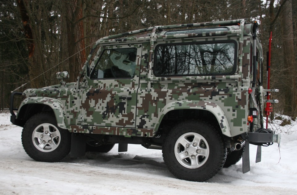Defender 805. Land Rover Defender 110 камуфляж. УАЗ 469 пиксельный камуфляж. УАЗ 469 страйкбол. Ниссан Патрол камуфляж.