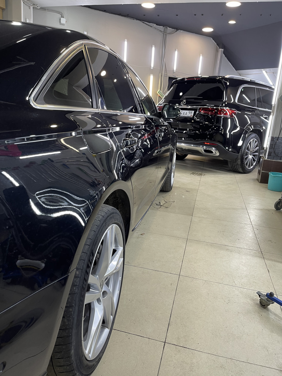 №27 — Полировка лобового стекла и замена щеток — Audi A6 (C7), 3 л ...