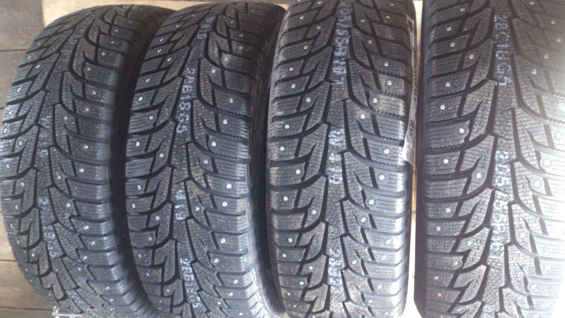 Hankook winter i pike 195 65 r15