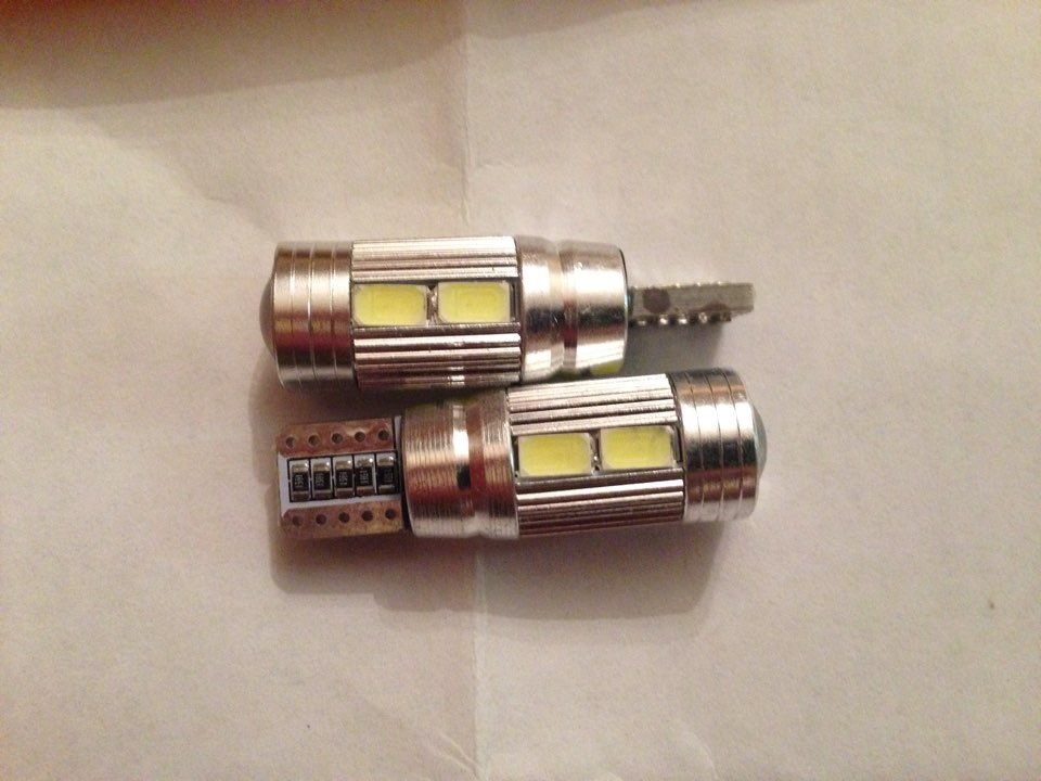 85. Светодиоды W5W (T10) в габариты передней фары — Audi A6 (C6), 3,2 л ...