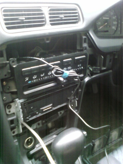 Purchase and installation of a GPS-navigator - Toyota Sprinter Trueno 16 L 1999