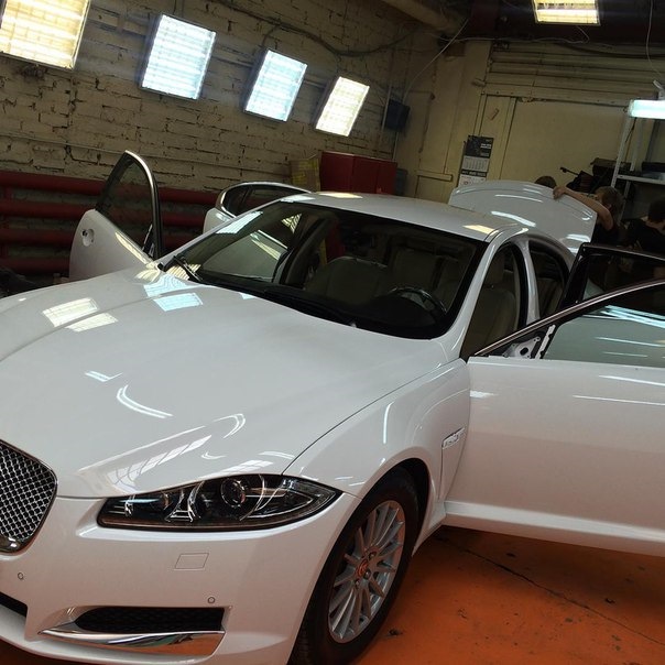 Jaguar XF 2014 белый перламутр