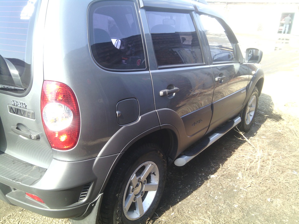 Декоративные пороги — Chevrolet Niva (1G), 1,7 л, 2013 года | стайлинг ...