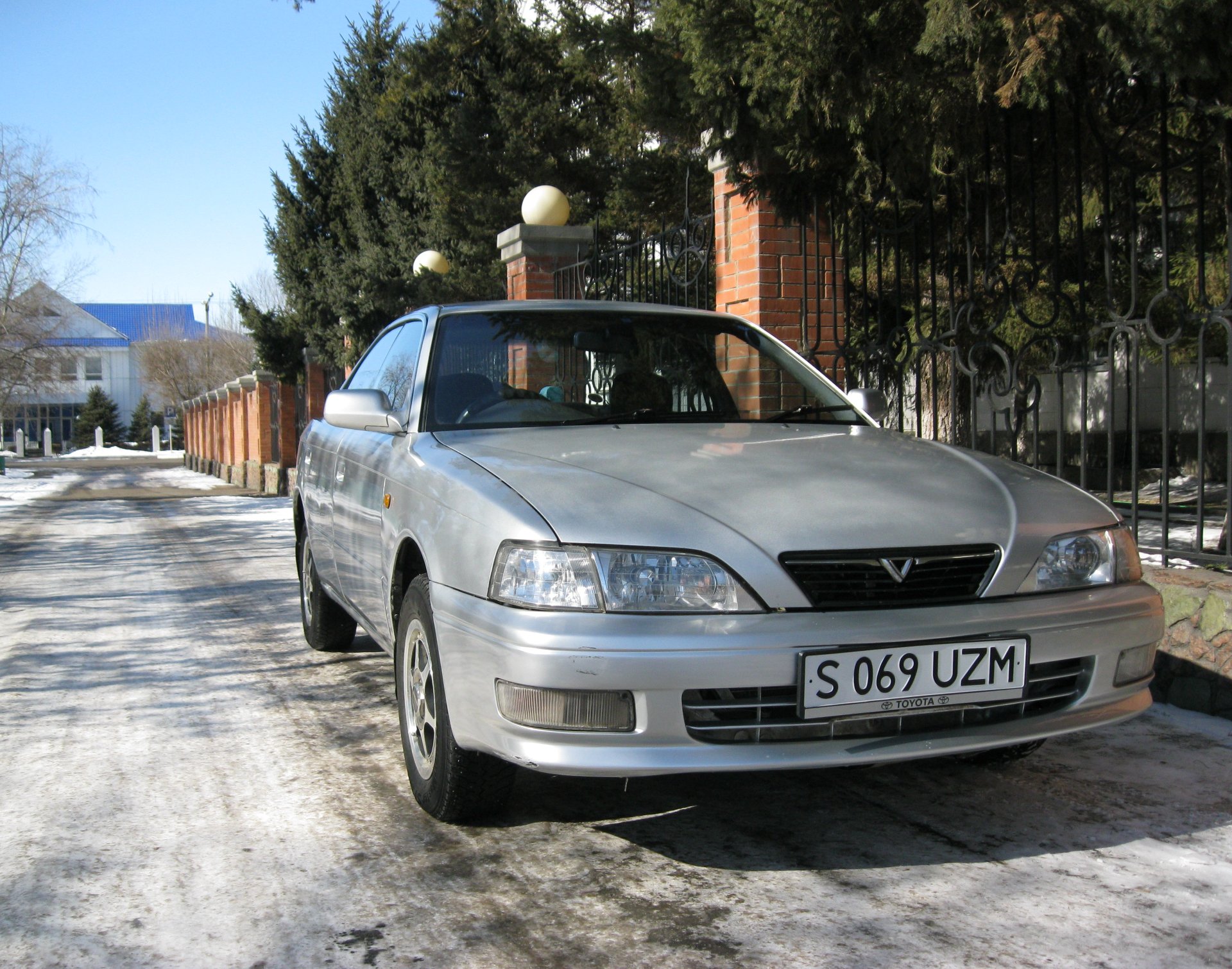 Vista c. Виста серебряная. Машина b602 ka Тойота Королева.