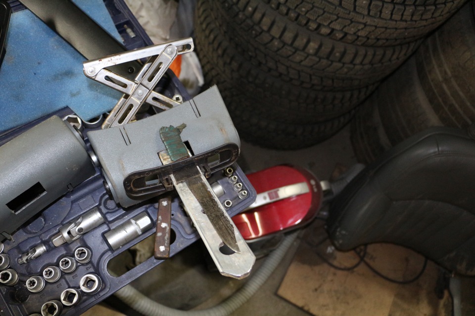 Снятие подголовников — Pontiac Firebird (3G), 5 л, 1992 года | своими ...