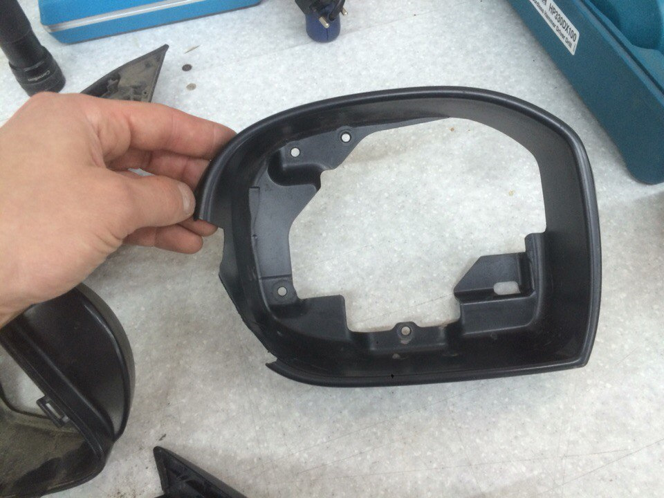 Зеркала, фары в плёнку и неон - Hyundai Solaris (2G), 1,6 л, 2017 года стайлинг 