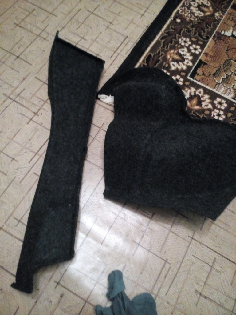 Обтягиваем карпетом накладки в багажнике ВАЗ 21074 — DRIVE2